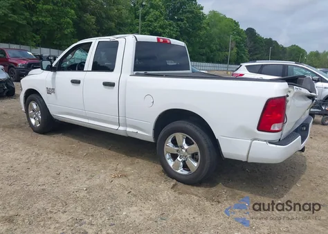 2019 Ram 1500 Classic Express 4X2 6'4 Box z USA, uszkodzony, nr VIN 1C6RR6FG8KS500099